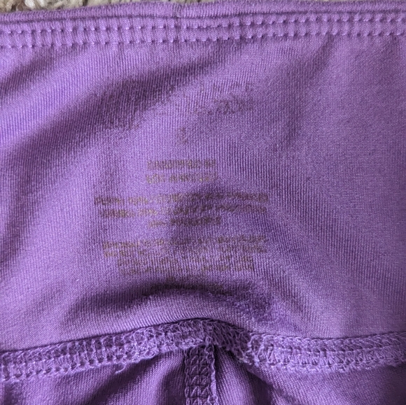 purple Capri leggings - Picture 3 of 3